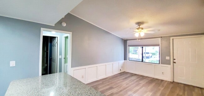 Building Photo - 560 7th Pl Rental