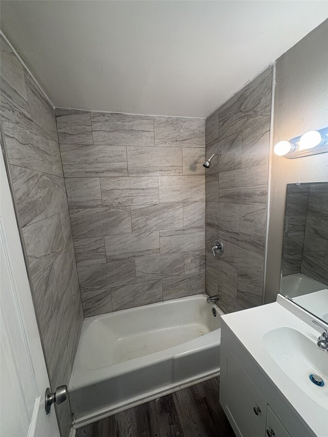 Photo - 2310 Kabee St