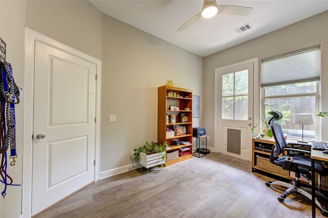 Photo - 5103 Royal Heath Dr