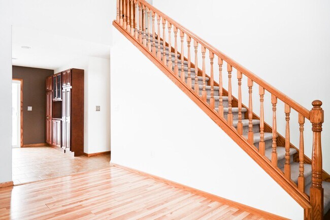 Photo - 5 Bedroom 3.5 Bathroom House in Grand Forks