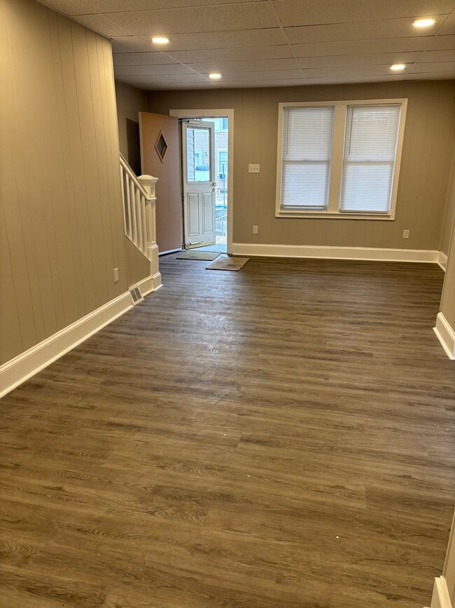 LIVING ROOM AREA - 614 Hunter St