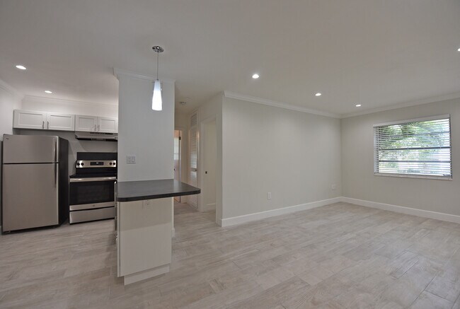 Photo - Gardens of Pinecrest