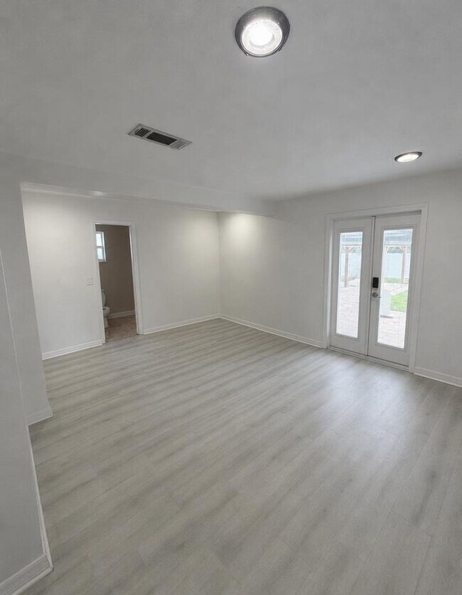 Photo - 4406 Elderberry Dr Unit A