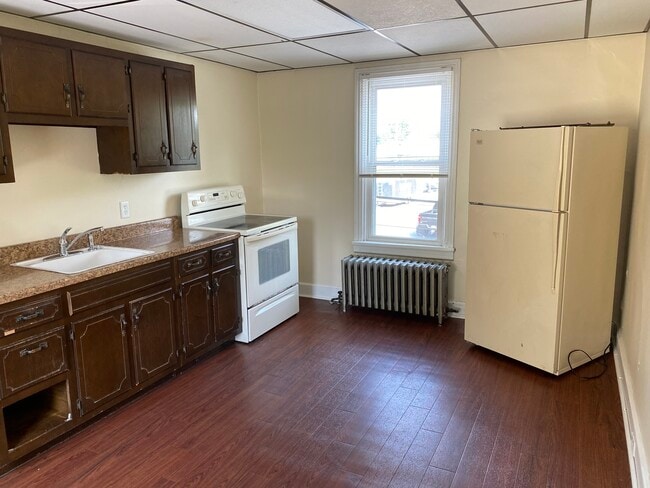 Building Photo - 170 Susquehanna St