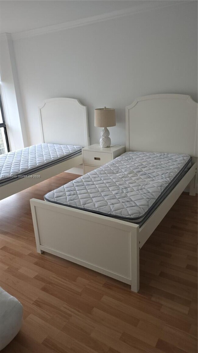 Photo - 16919 N Bay Rd Unit 819