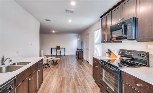 Photo - 718 Trestle Dr