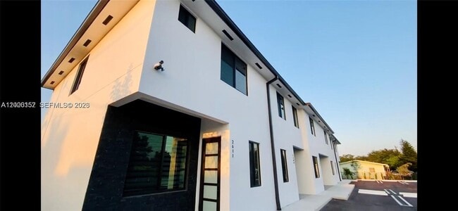 Building Photo - 2611 NW 166th St