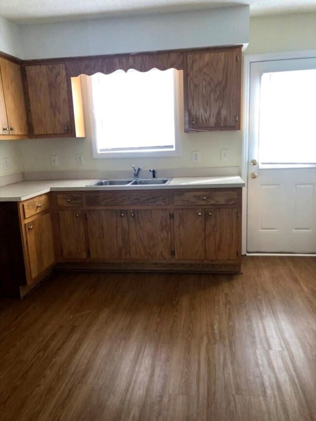 Photo - Two bedroom, 1.5 townhouse in Graham (Park... Unit O