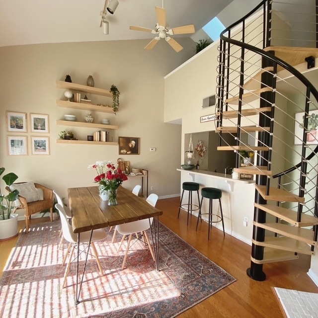 Building Photo - 230 S Cedar St Unit 2