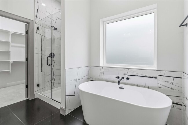 Photo - 930 Trestle Ln