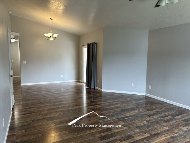 Photo - 614 Alturas St House