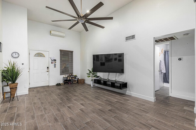 Photo - 2934 N 22nd Pl