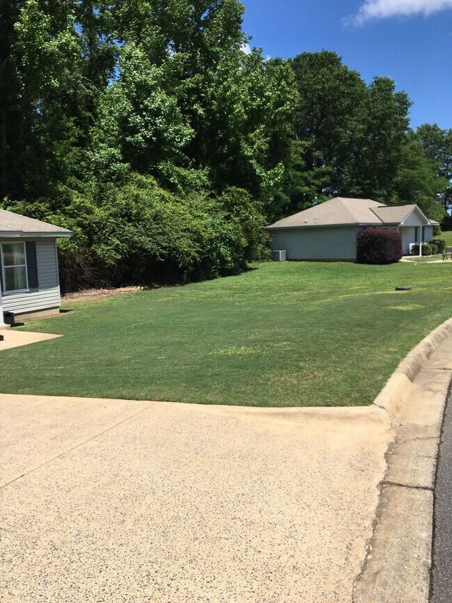 Photo - Home for Rent in Elrod... Available to View Now!!!