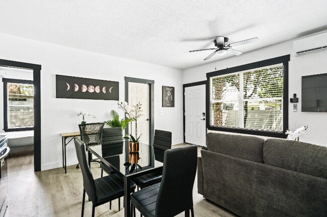 Photo - 209 W Gladys St Unit 4