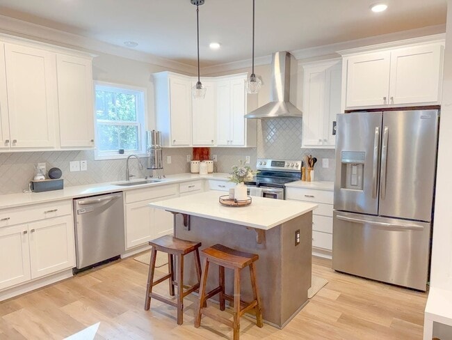 Photo - 711 Elderberry Dr