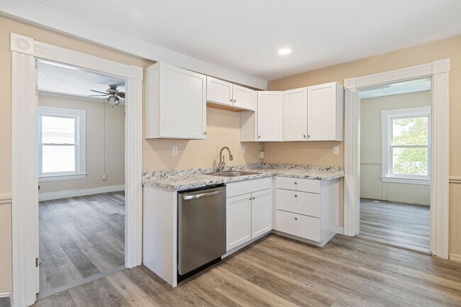 Photo - 108 Dartmouth St Unit 108 Dartmouth Street - 2