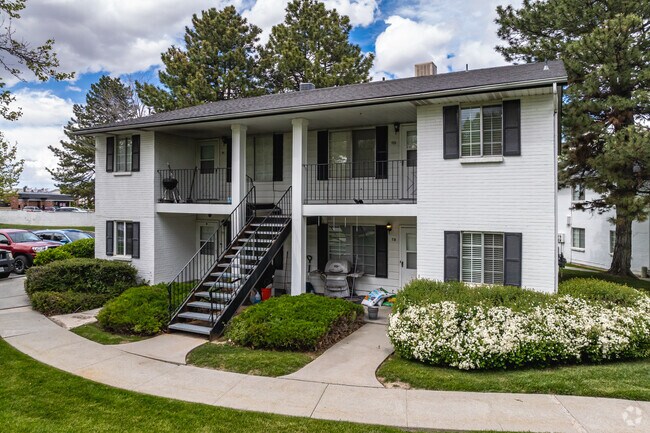 Building - Coventry Manor Condominium