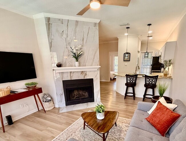 4800 W Lovers Ln Unit 111