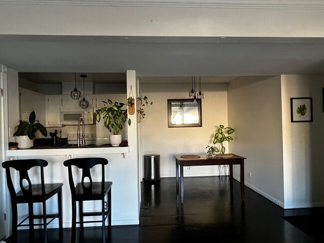 Building Photo - 25671 Le Parc Unit 57 Rental