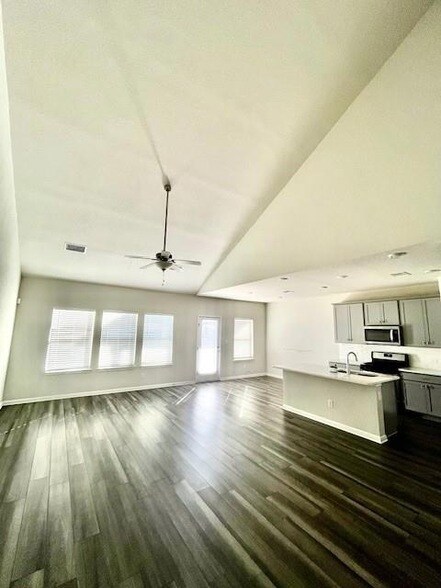 Photo - 102 Ostracoda Ln