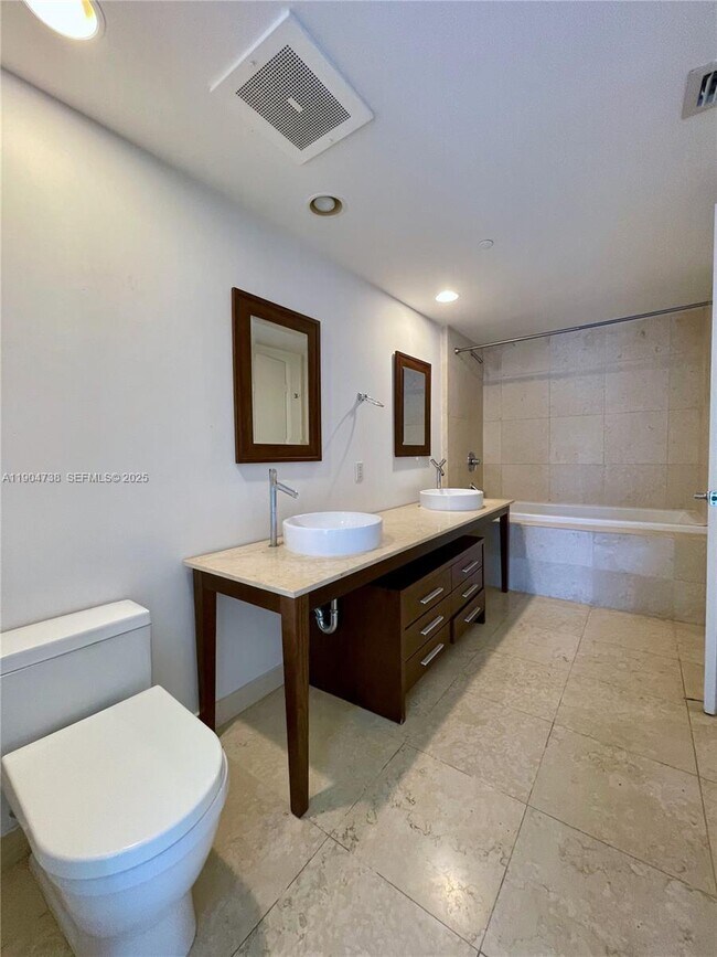 Photo - 475 Brickell Ave Unit 4712