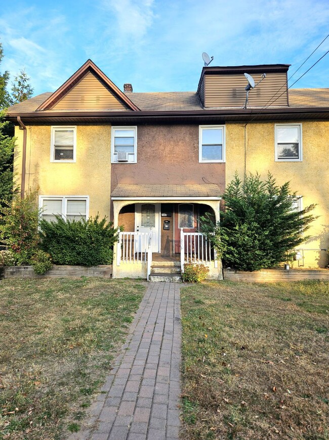 Photo - 705 Chestnut St Townhome