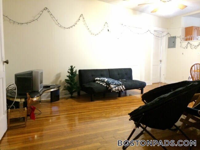 Photo - 126 Warren St Unidad 41