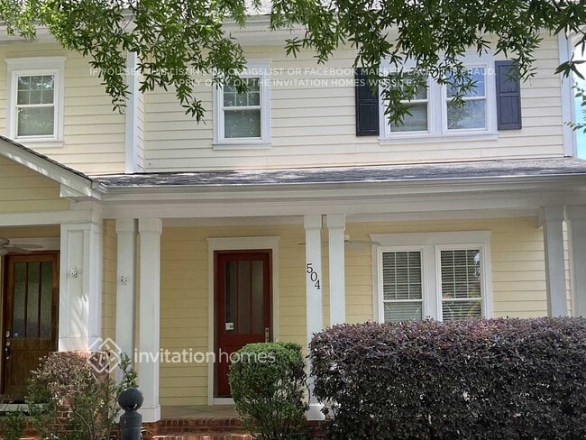 Building Photo - 504 Camellia St