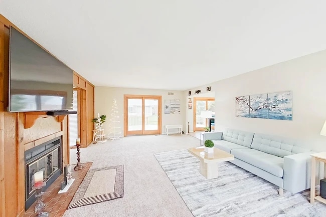 Photo - 1477 Fairfax Dr