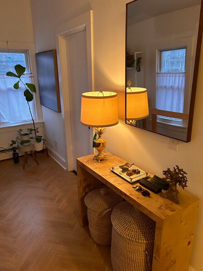 Photo - 70 Lake St Unit The Maisonette