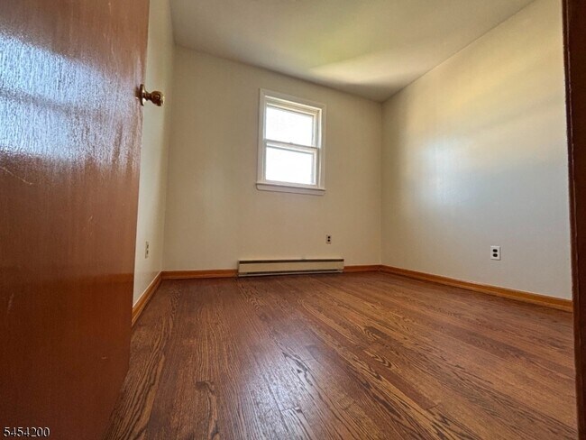 115 Van Riper Ave