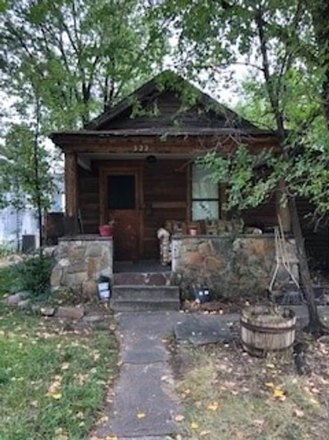 1 Bedroom 1 Bonus Room House on 3rd Ave. - 1 Bedroom 1 Bonus Room House on 3rd Ave.