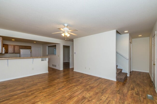 Photo - 206 E 20th St