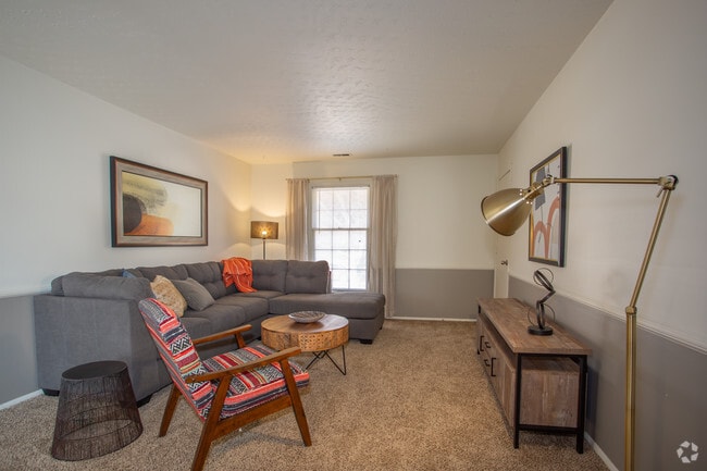 2BR, 1BA - 1000 SF