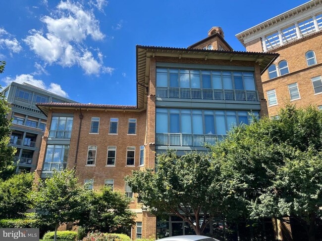 Photo - 2425 L St NW Unidad 215