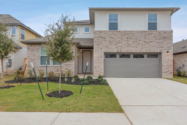 Photo - 1533 Sawmill Xing