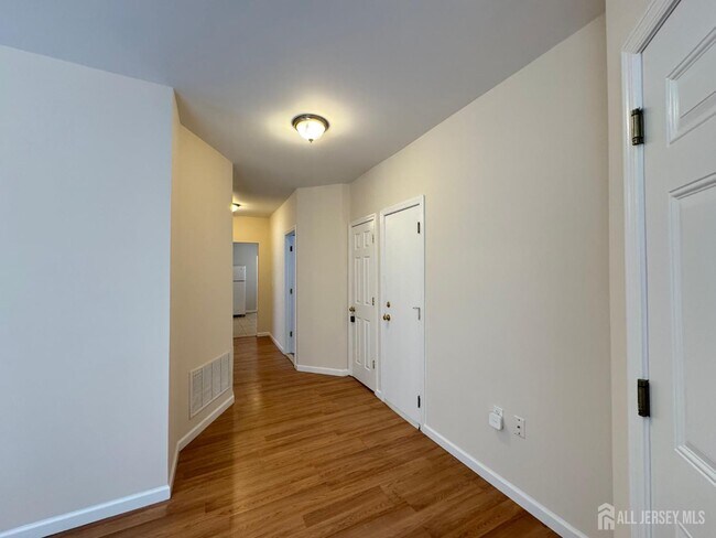 Photo - 154 George St Unit 1