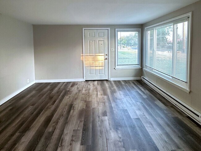 202/204 E. 19th Ave.