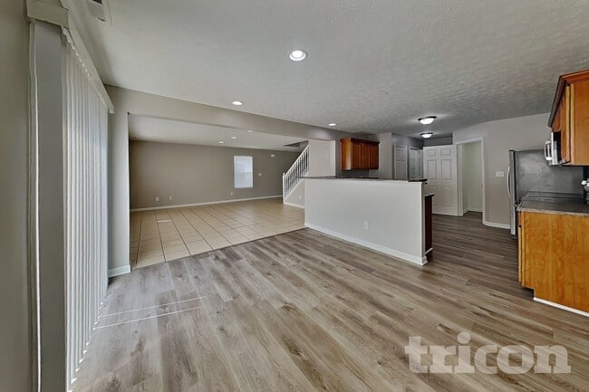 2337 Middle View Dr