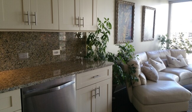 Photo - 111 E Chestnut St Unidad 17E