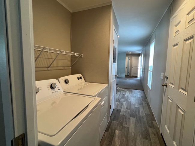 Photo - 5161 Chantelle Dr