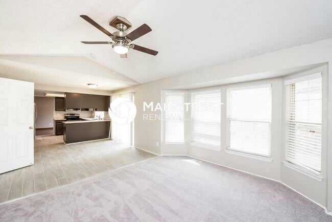 Photo - 4 Bedroom Pet-Friendly Home in Aurora, CO with Main Street Renewal