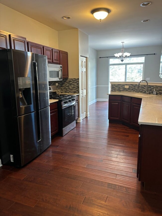 Building Photo - 2 Bedroom Loft Home w/ Finished Basement – $2,675/month