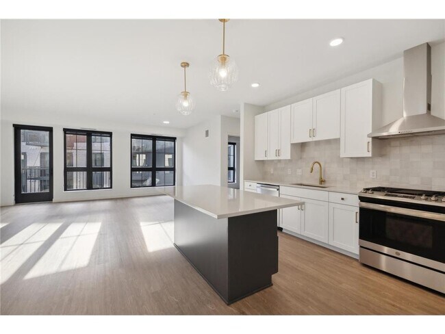 Photo - 4917 Eden Ave Unidad 724