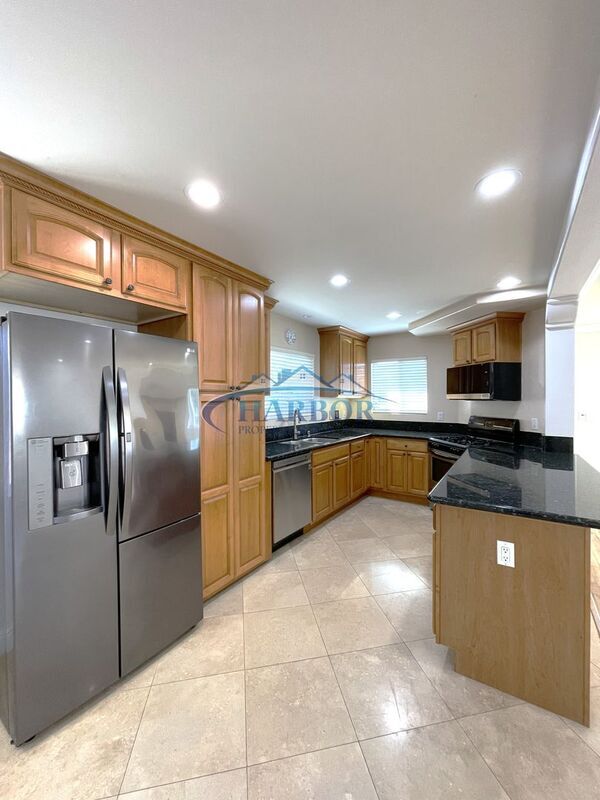 Photo - 4535 168th St