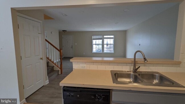Photo - 829 Gallows Ct