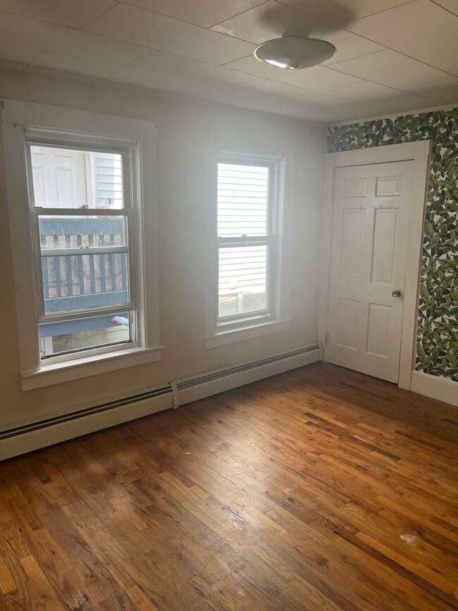 31 Charles St