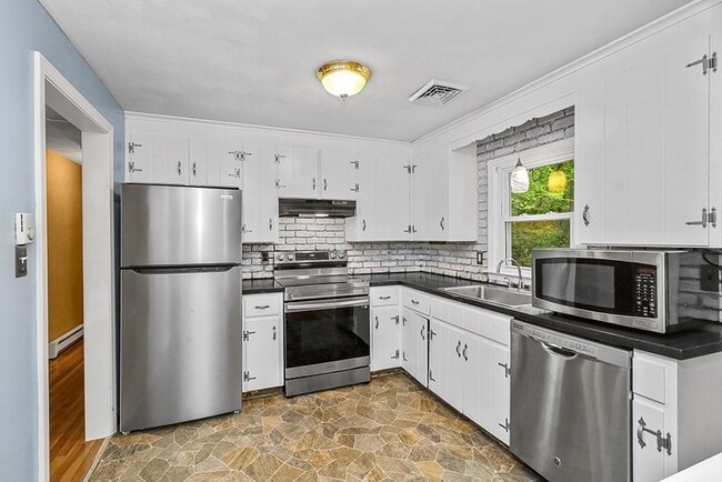 72 Westfield Dr