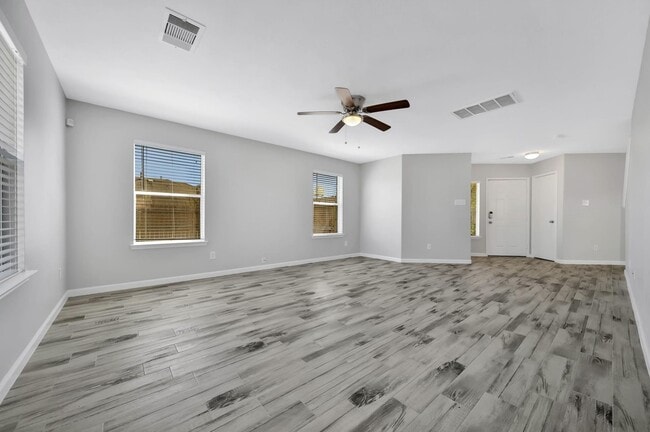 Photo - 6607 Colonial Rose Ln