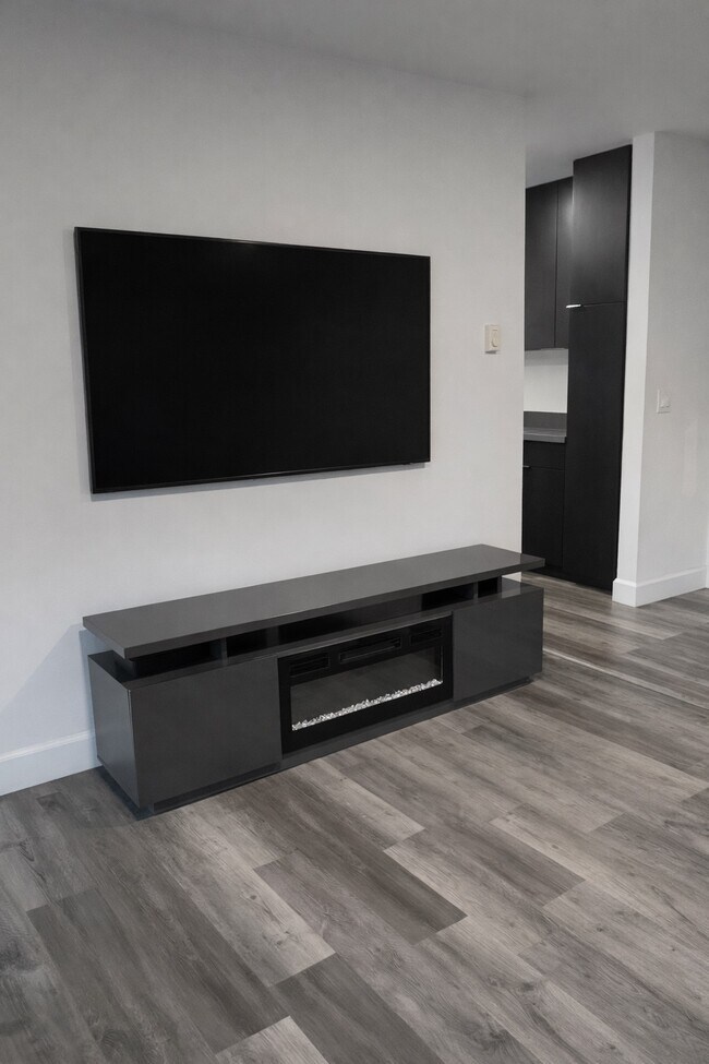 Photo - 4 Commodore Dr Unit D332